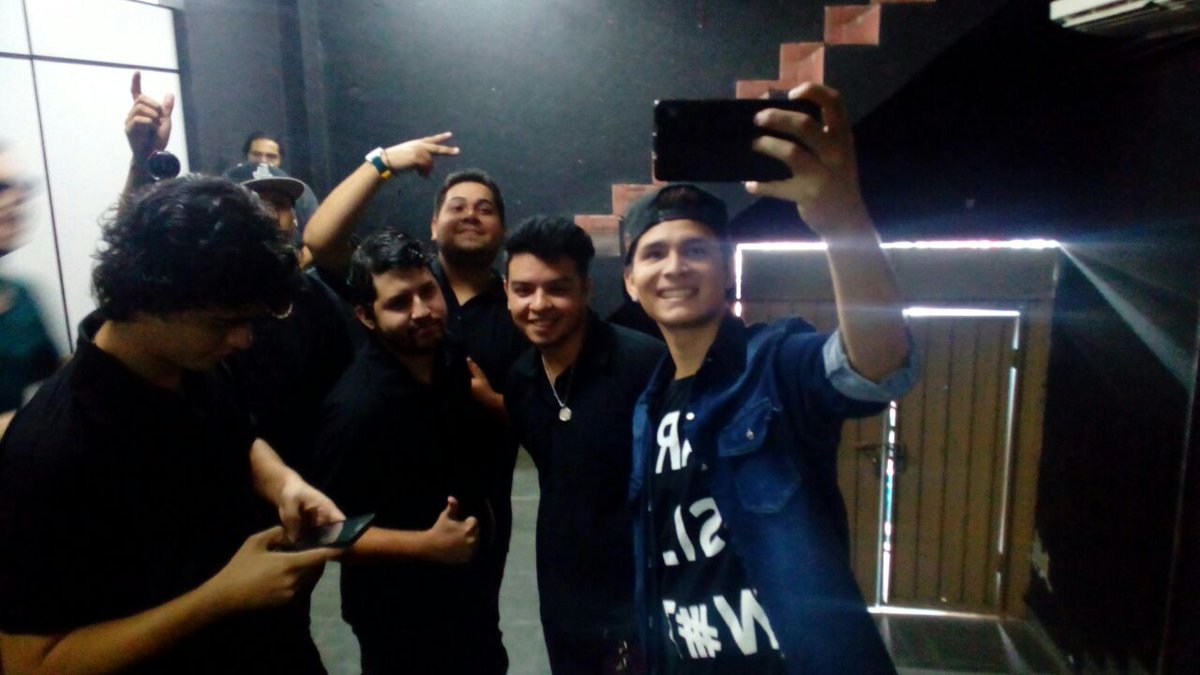 QmbiaBase's tweet photo. Ahora!!! En vivo!! @Showdel13 La Qmbiaaa Base!!! Con @rrodriguezjr y @dahianabresa @SamuelRuizMusic @GiRuQB https://t.co/NooelCJizi