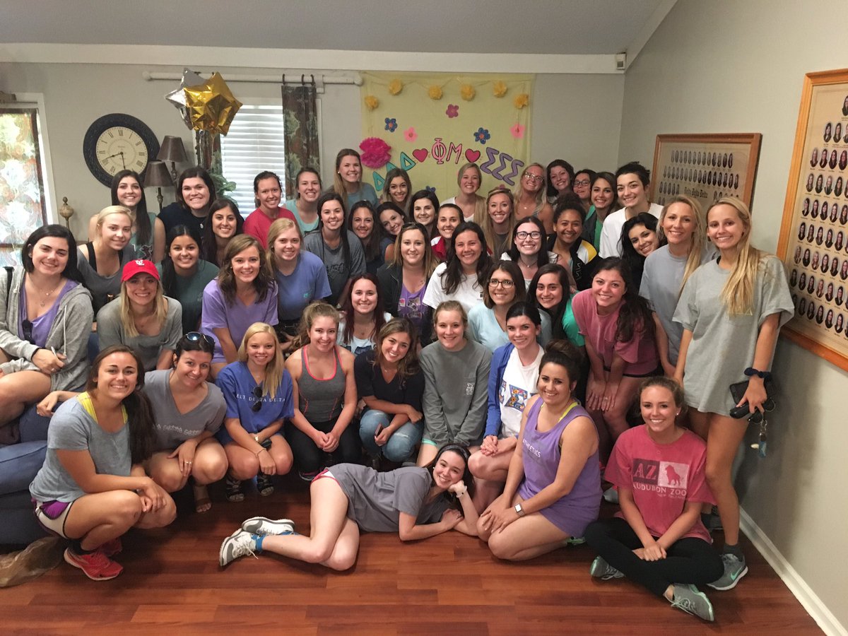 ul_tridelta's tweet photo. We had so much fun at our Panhellenic bonding event yesterday with Phi Mu &amp; Tri Sigma !!! https://t.co/BlyzOVwVAy