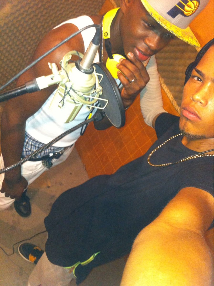 Arison80077027's tweet photo. ⚱💌📧📧🎙🎙😎😎Eso ta de capo 😎Pila de negro detapo mi gente mi snat... https://t.co/1MQetzYf5D https://t.co/HrJEIVLOgJ