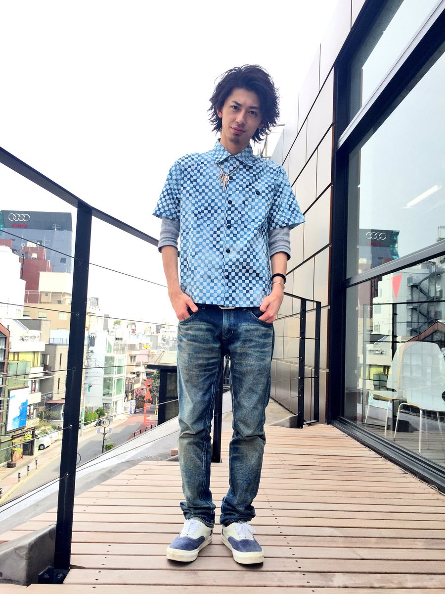 雨宮 雄三 Oceantokyo Over代表 Ar Twitter コーデ シャツ サニーシーサイダー デニム ラフアンドラゲッド スニーカー バンズ 久々に髪セットしたらロンゲになってた 久々のバンズも青 Newなシャツも青 ブルーコーデが好き T Co Vgcglp2lux
