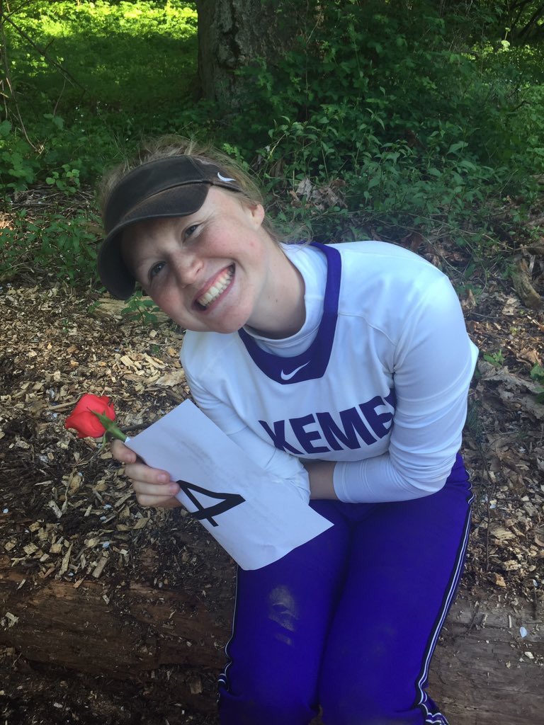 SehsPromposals's tweet photo. 5 clues all around Eugene leading up to the promposal!! https://t.co/cLmVpyA4i9