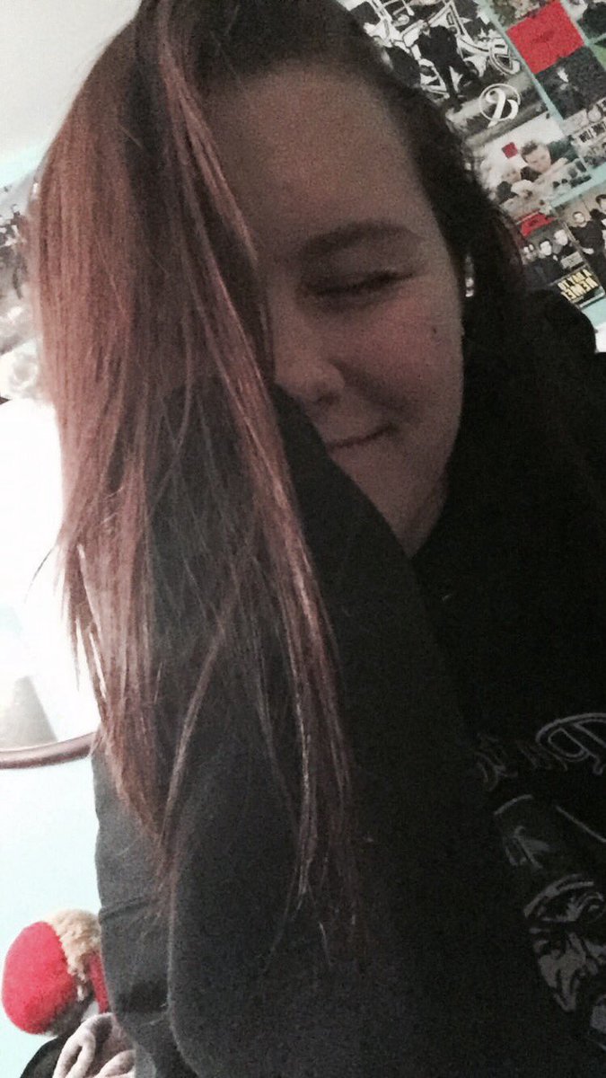 loreleiii___'s tweet image. #dolangirlsareconfident 💁🏼