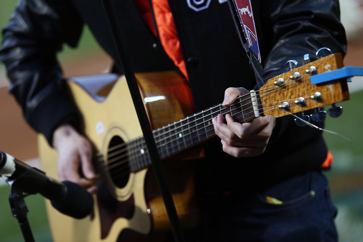 Orioles's tweet photo. Thanks to @TheJamesBellX for sharing your music with us tonight. #Birdland https://t.co/ohzxmtFHX9