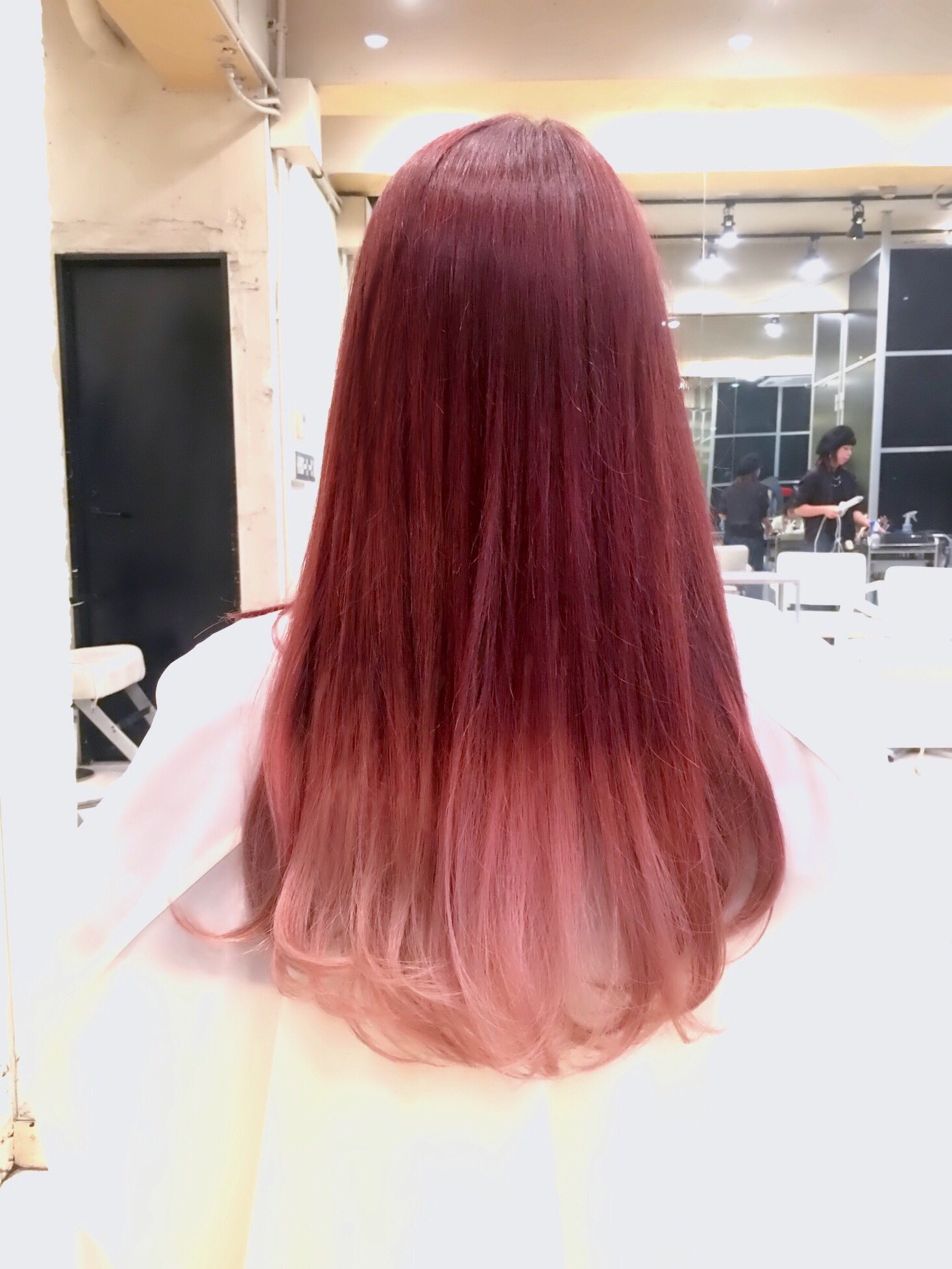 西村 裕司 Earch ピンク系のグラデーションカラーのご依頼が多かったので集めてみました Y ﾉ いろんなテクニックを駆使してなるべく馴染んでいくように細かくやってます 春なのでカラー楽しみましょー ピンクグラデーションカラー ヘアカラー