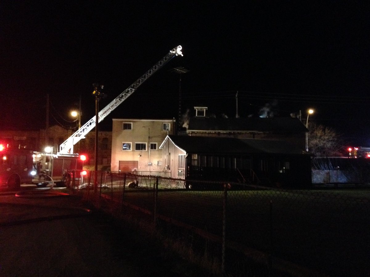 TheAyrNews's tweet photo. Cambridge ladder truck assisting @northdumfries firefighters at Riverbank Interiors in Ayr. https://t.co/ZZkahbJVFL