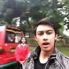 RaMonSupporters's tweet photo. Hahahhahaha meskipun yg di blkg ngeblur tp mah buat kita mukanya tetap keliatan jelas. :D #RayaMondy #RaMonLovers https://t.co/maVEhgePWO