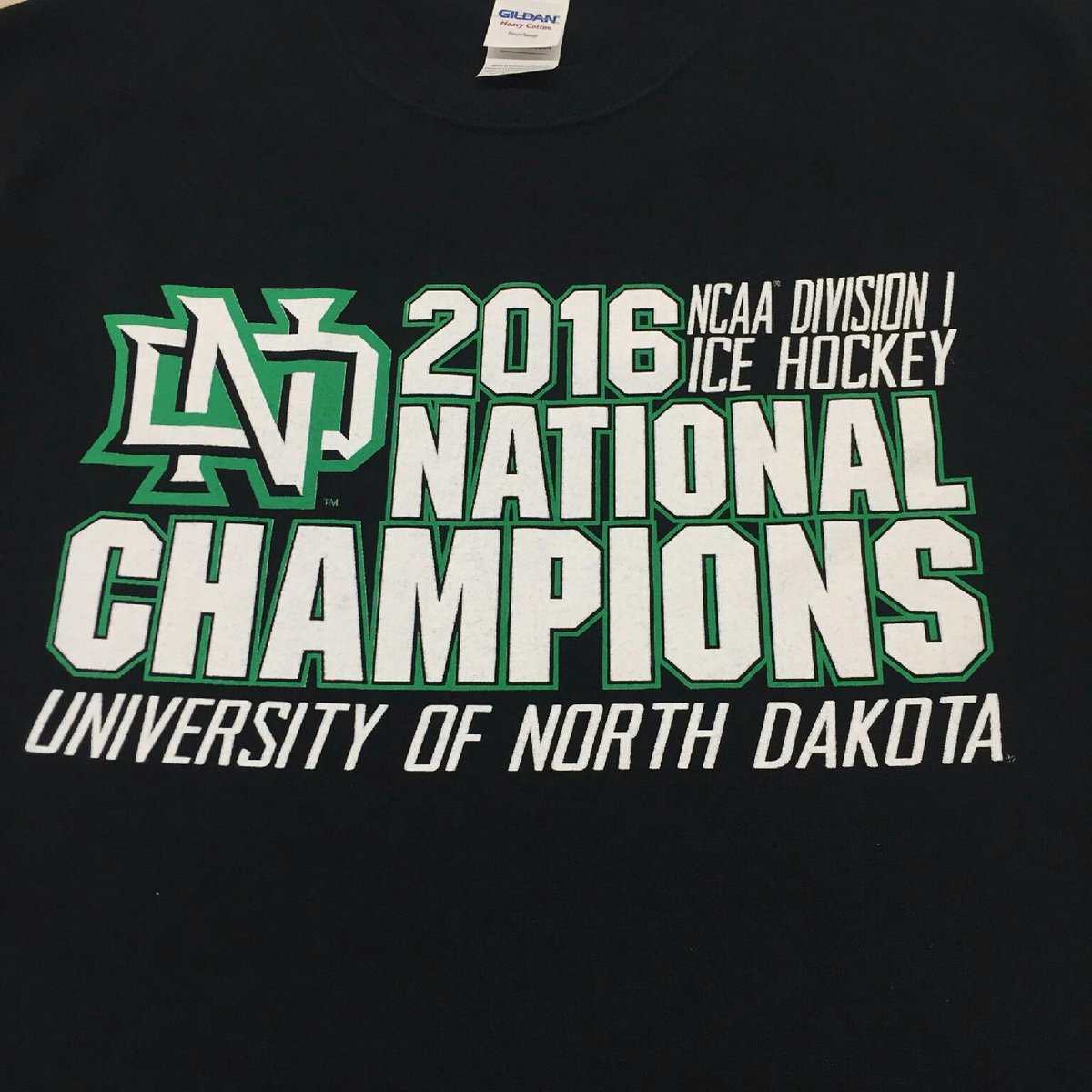 JackTrackItDown's tweet photo. Raise#8! @UNDmhockey #c.i.Sport https://t.co/mOQA5yK2xy