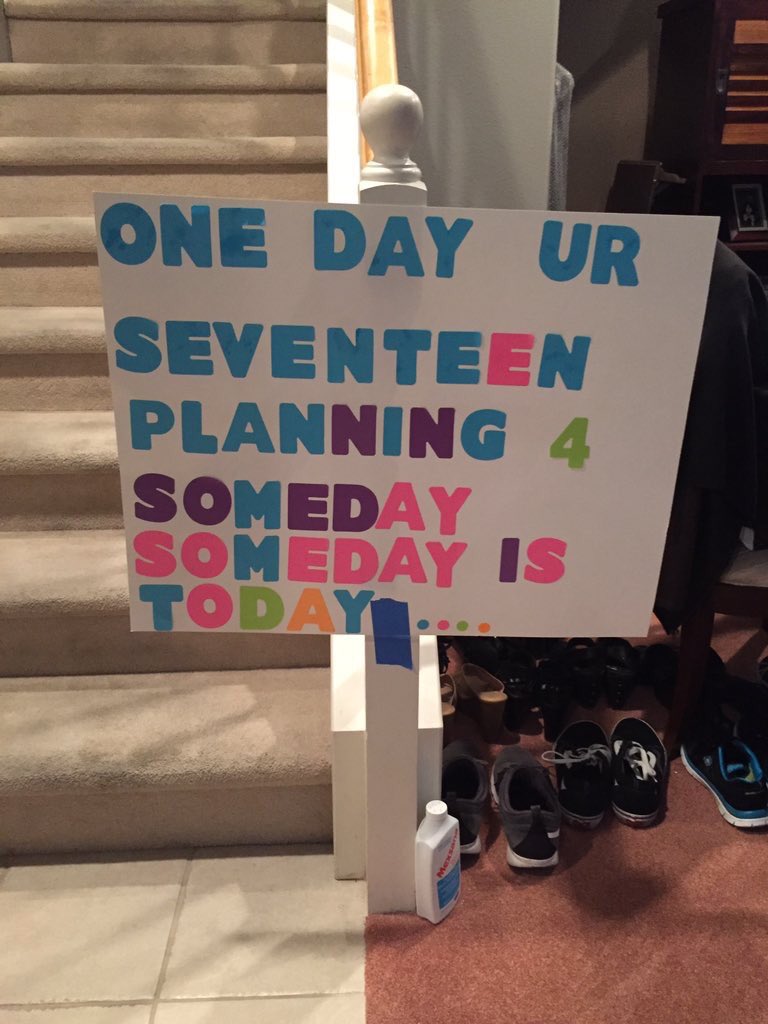 yourpromposal's tweet photo. VALLEY VIEW PROMPOSAL: @WhiteGirlJamie_ asks @ItsAngelThough !! ✔️👌🏼 #OneTreeHill https://t.co/0Z2LeiX7iD