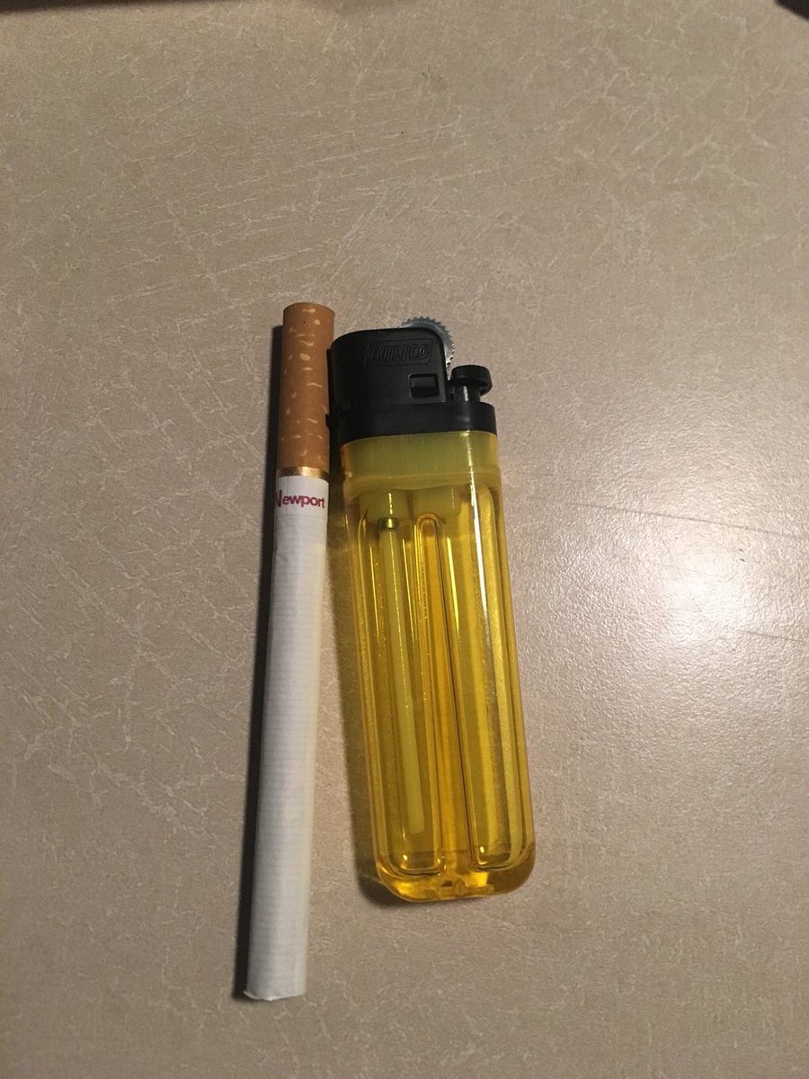 vPwki's tweet image. 300 Retweets and I'll quit smoking