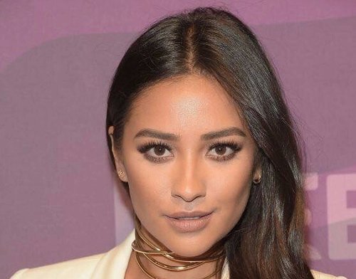 BitchesPLL_A's tweet photo. Happy birthday!! - A 
@shaymitch https://t.co/WjMnnAjJBP