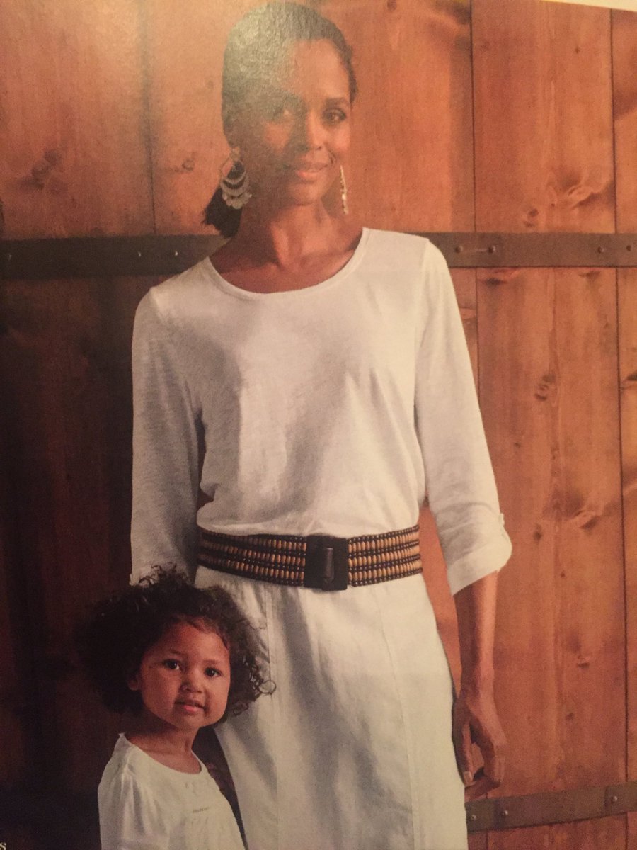 GibblesandBitz1's tweet photo. In this add a mother is depicted I her heteronormative role with her daughter https://t.co/lt5ZDwkJrd