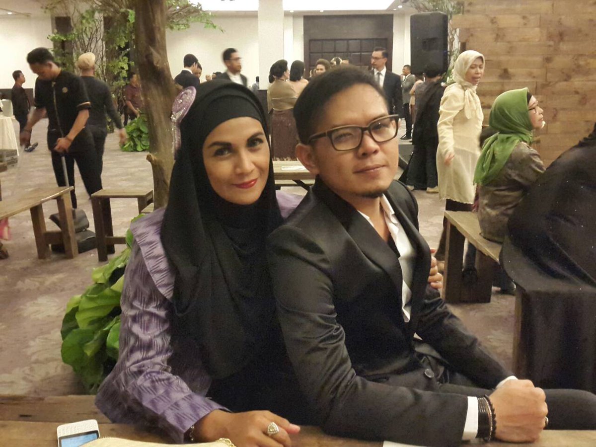 home sweet home... quality  time w my little family 😘