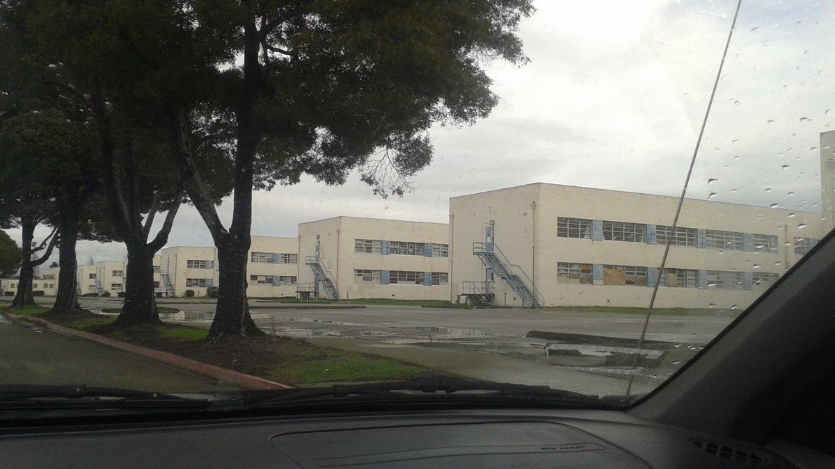 ProjectAlamedav's tweet image. These abandoned barracks will be renovated to house veterans in need of housing.