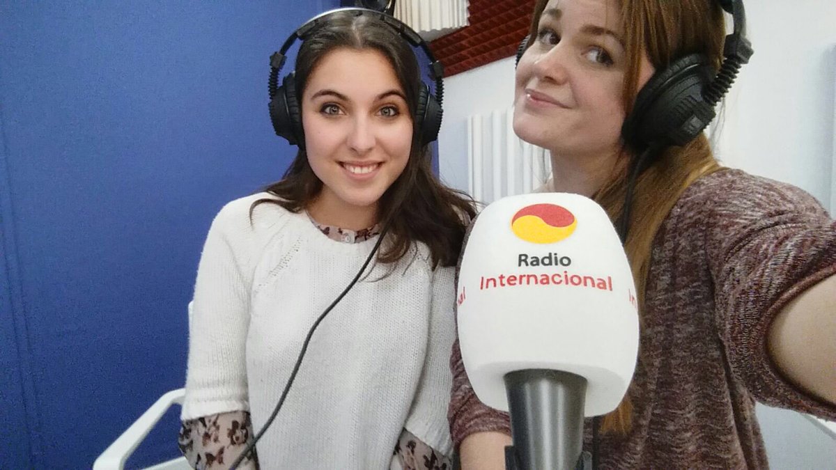 PAPERBOXmag's tweet photo. ¡Hoy hemos estado en @CocteleraSRI hablando de cultura! 💖 Podéis escuchar el podcast aquí https://t.co/0158lXPw17 https://t.co/sqQRZLK257