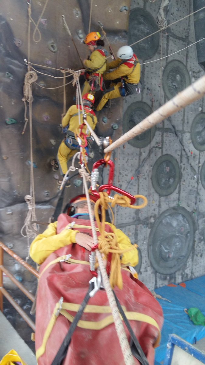 ivi_munoz's tweet photo. Seguimos con la tecnificación al grupo de #espeleosocorro de Federación Madrileña #Espeleología #SosFme en #Benasque https://t.co/uhERJmxhyI