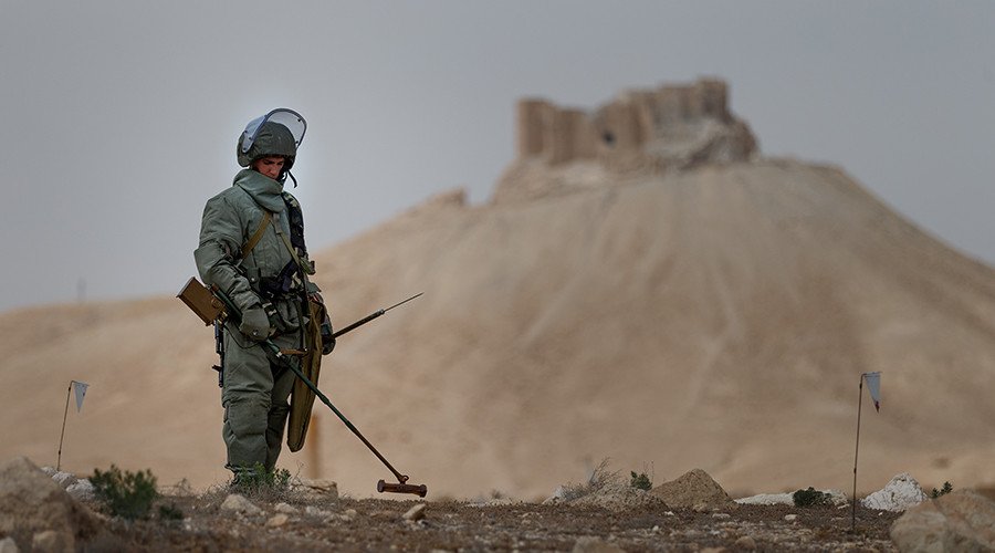 RT_com's tweet photo. Russian sappers clear ISIS mines in #Palmyra, as locals return (PHOTOS) https://t.co/TcQmIvK9w0 https://t.co/EGNhZQUtZb