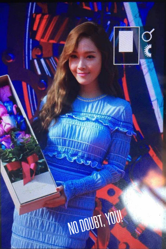 [PIC][10-04-2016]Jessica khởi hành đi Bắc Kinh - Trung Quốc để tham dự "THE 4TH VCHART AWARDS" vào sáng nay - Page 2 Cfq4tgSUkAEjA3s