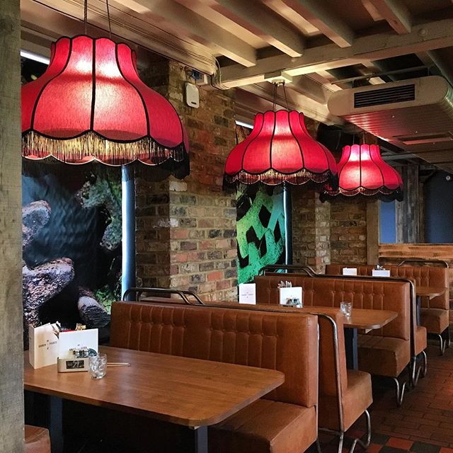 grainhopcam's tweet image. It's a beautiful sunny morning &amp;amp; we are waiting for you!! Come down with friends &amp;amp; family. #roast #LoveCambridge