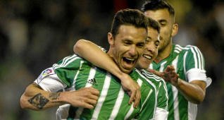 BetisStats's tweet photo. Rubén Castro en el #Betis:

6 temporadas
238 partidos
132 goles
22 goles/temporada (media)

0 veces con @SeFutbol https://t.co/LimH33LCZv