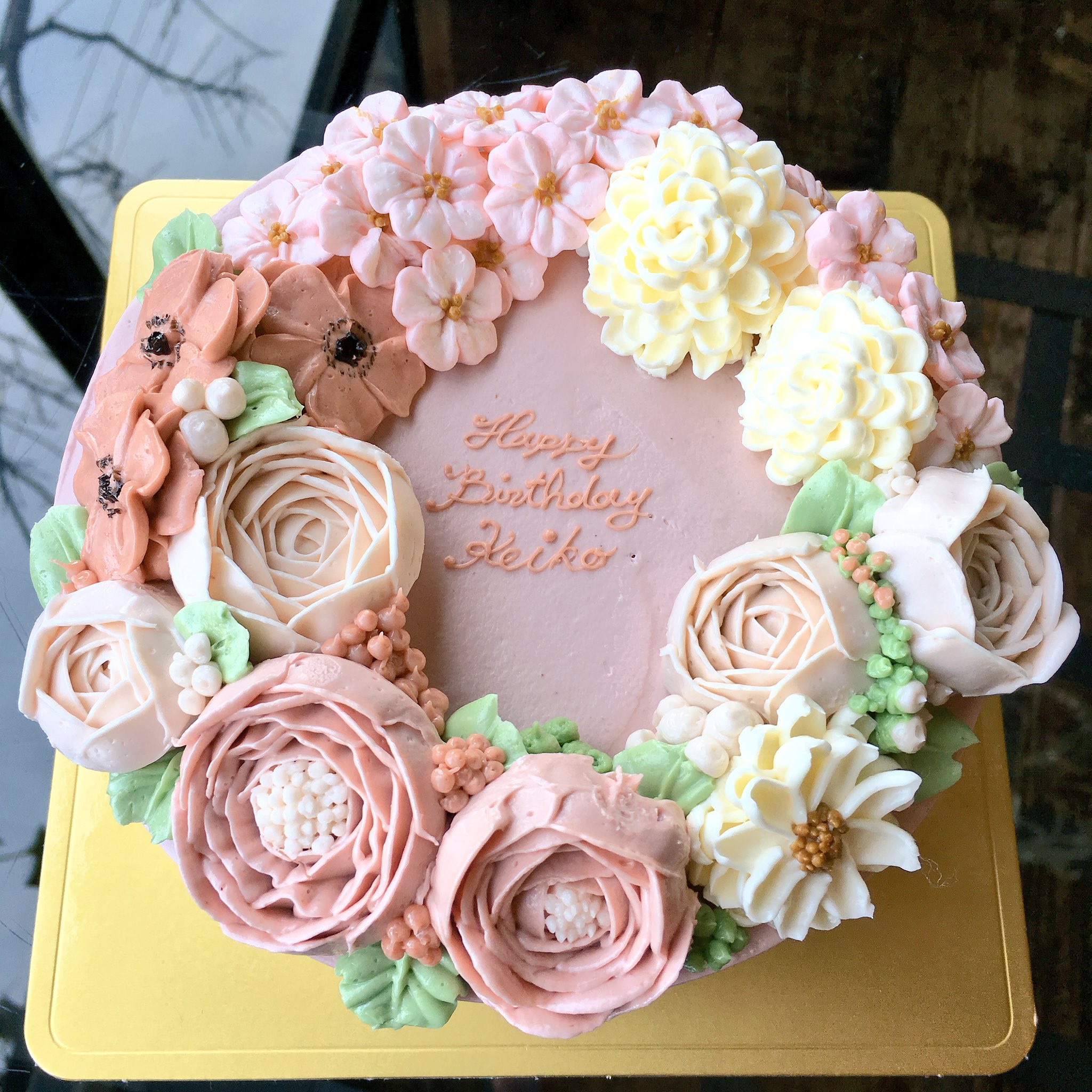 Twitter 上的 きん Miyajima 大阪へ嫁いだ 大事な友人のお誕生日に サプライズ デコレーションケーキを送ってみよう大作戦 大成功でした クロネコさんに感謝 けど やっぱりデコレーションの発送は 怖いですな やってるお店すごいなーとあらためて