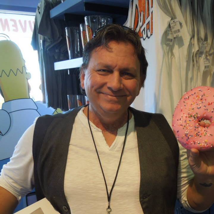 DeplorableNewsN's tweet image. Post pics of yourself?? Ummm thats What FB is for?? No one wants to Retweet a picture of me with a donut! #daddyCruz