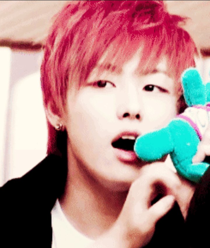 amatterasuke's tweet photo. Parabéns ao meu bebe pelos 24 aninhos❤ #NobodyButUKwon https://t.co/BDKyA9PVJi
