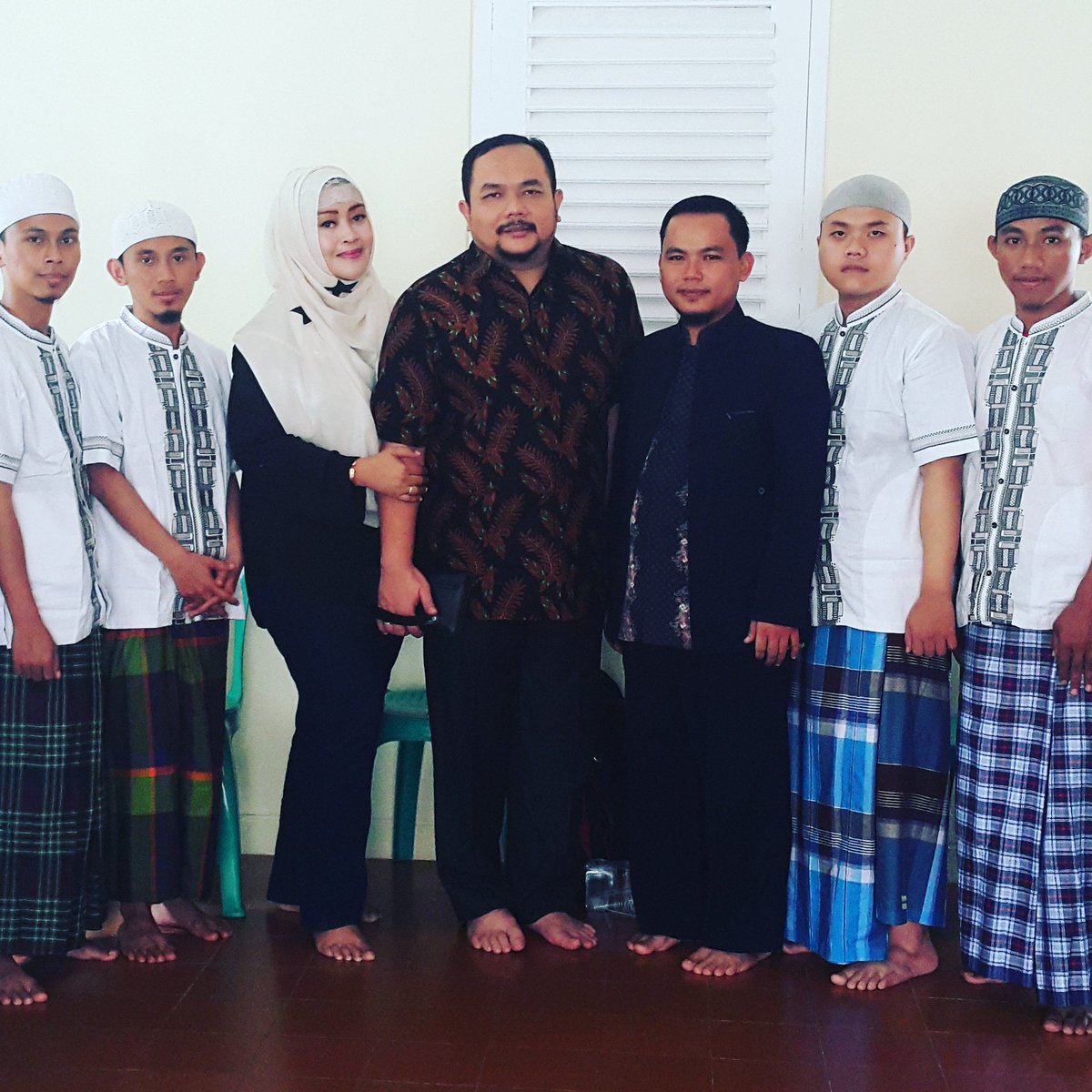 fahiraidris's tweet photo. #JadwalSenator #10April2016 Diskusi dg para Tahfidz Al Quran di Rumah Tahfidz Fahmi Idris di Jl. Kenari #Jakarta ❤ https://t.co/cNwfFcFrjz