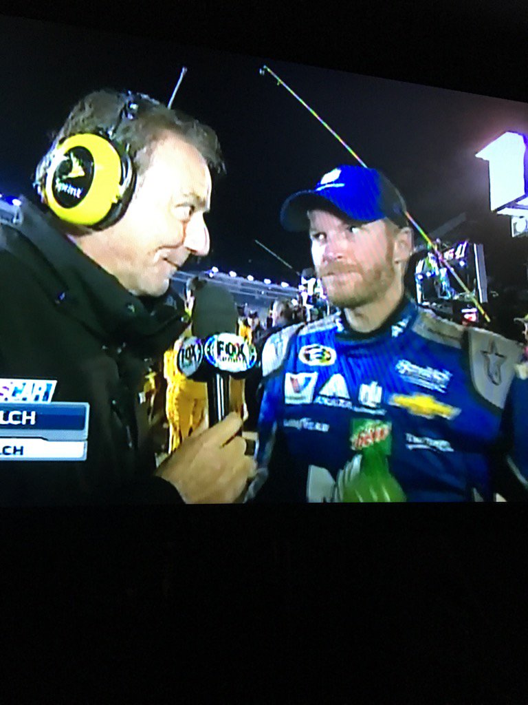 DianeEarnhardt's tweet photo. Gotta luv this caption!! #BeforeTheInterview😎 https://t.co/5purK8Aga7
