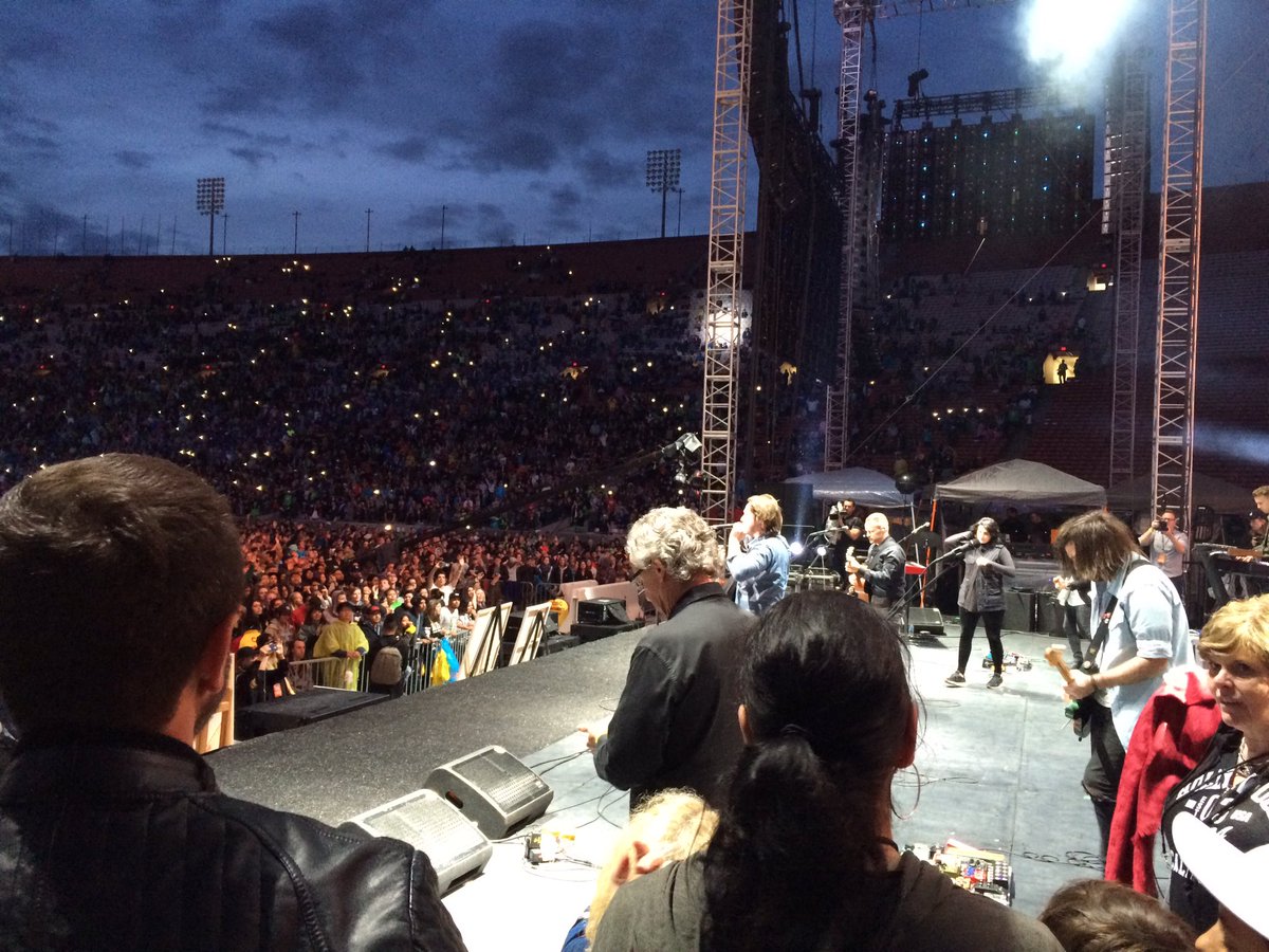 dutchsheets's tweet photo. Great day at #AzusaNow. Honored to be here, join in, and run together. #FlyUnited https://t.co/oOq5uH0UBg