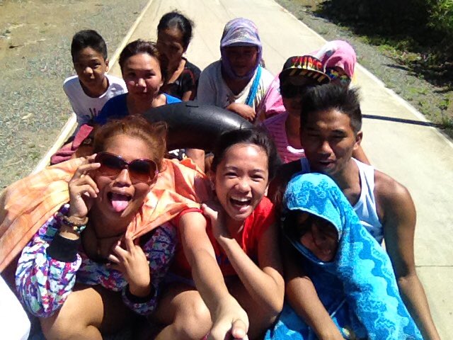 ughnonymousgurl's tweet photo. Atm😜 #BeachPamore #Bubong #JeepAdventure https://t.co/vyy4Qo5nLr