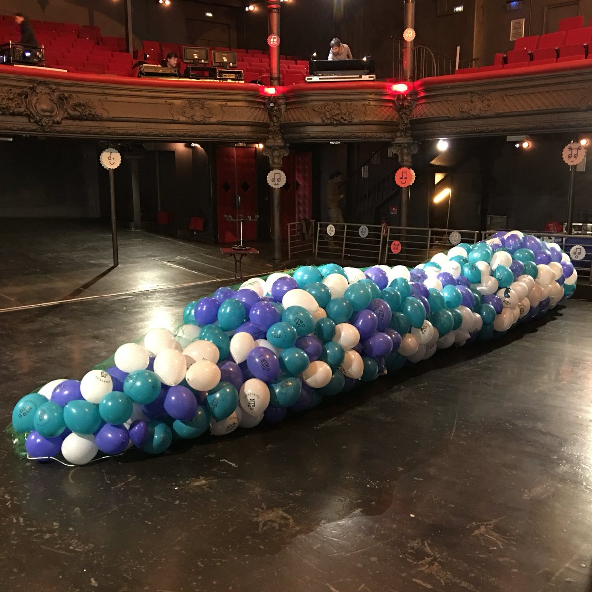 stereokids_live's tweet photo. 6h avant l'ouverture des portes @LaCigaleParis #Stereokids https://t.co/5pxJ6JuyNC