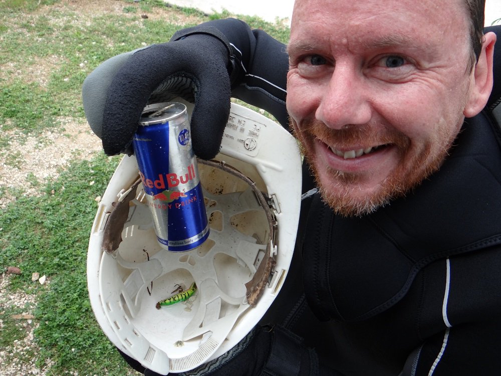 OurTourBlog's tweet photo. Even the pristine waters of #Croatia can benefit from a quick @2minbeachclean! #Adriatic #vanife https://t.co/QlTxQVB1IL