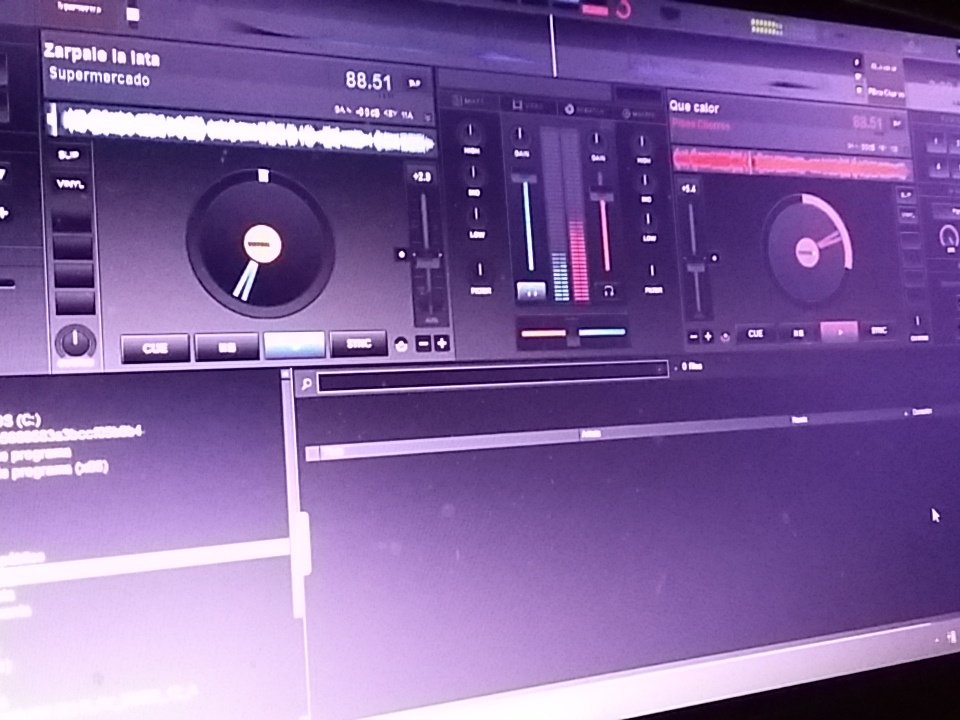 radiofiestaOK's tweet photo. #EnVivo #DeFiesta Cumple de quince! @graffgabriel @nachonegrin @GuntherTomas https://t.co/bYRLa4AIxx