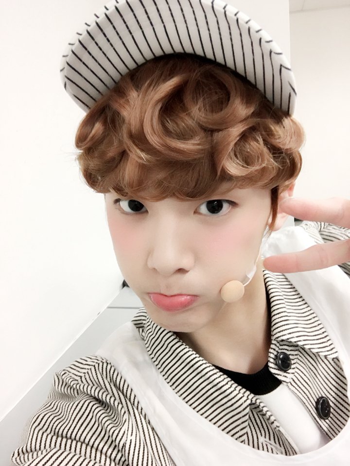 offclASTRO's tweet photo. 꼬불꼬불꼬불내머리~~그리울거야ㅠㅠ
여러분 꼭 기다려주셔야해용 ㅎㅎ알겠죠?ㅠㅠ😶 약속♡♡ #아스트로 #숨바꼭질 https://t.co/7Gm1gdt0UZ