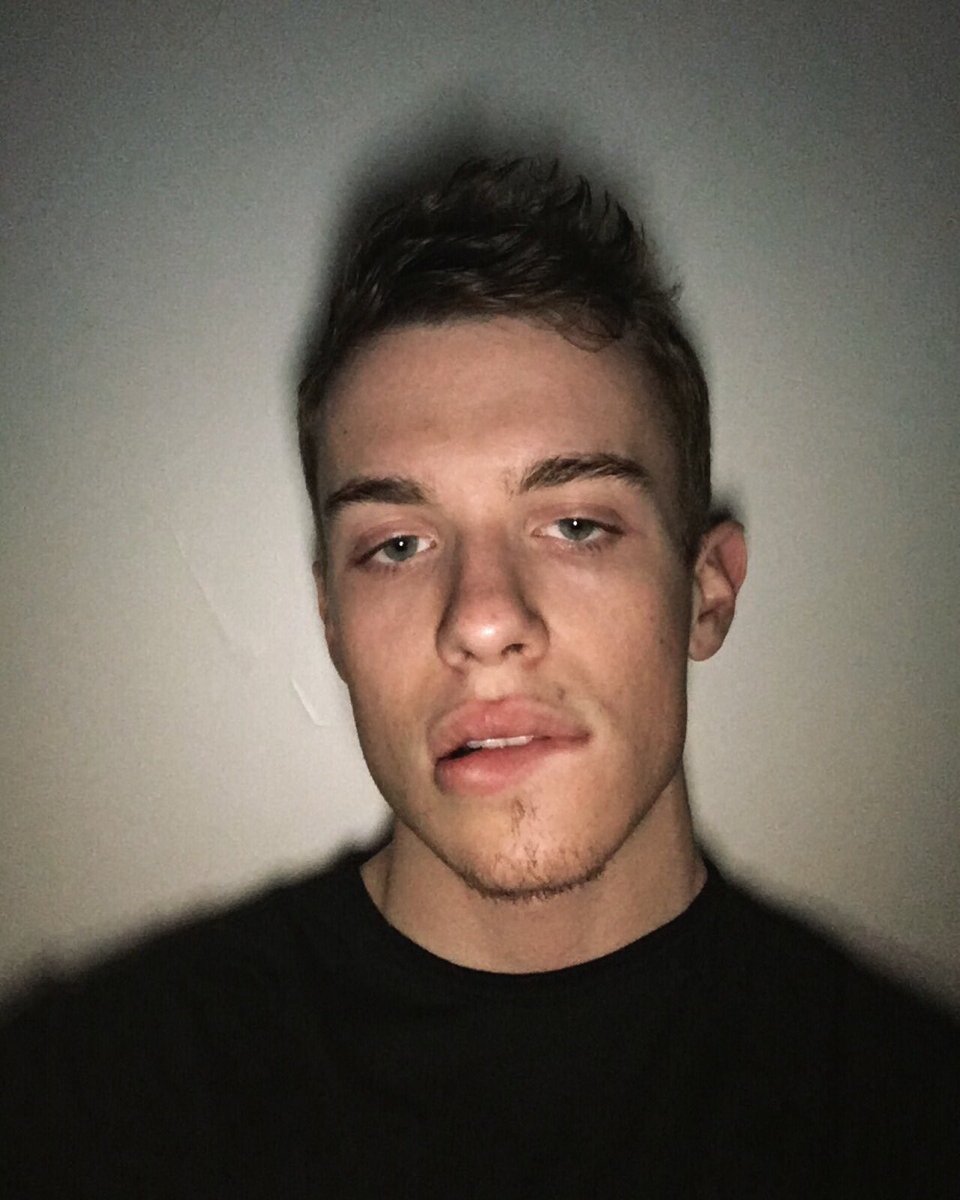 *:･ﾟ✧ kind of new to fl,
*:･ﾟ✧ v nice person &amp; will para
*:･ﾟ✧ literate when i want to be
*:･ﾟ✧ pls rt and fav