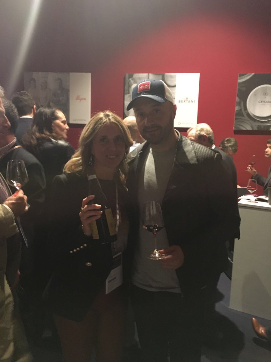 nadiazenato's tweet photo. #OperaWine2016 con #JoeBastianich
#Vinitaly2016 https://t.co/2g2v1sJ4oD