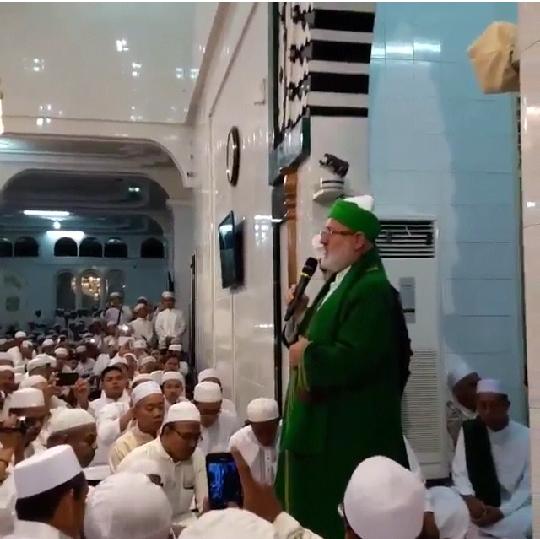 WargaBanua's tweet photo. MasyaAllah Al Habib Fadhil Al Jailani Al Hasani datang jauh2 dari Turkey untuk menghadiri Haul Abah Guru Sekumpul https://t.co/BBuSeuM2V2