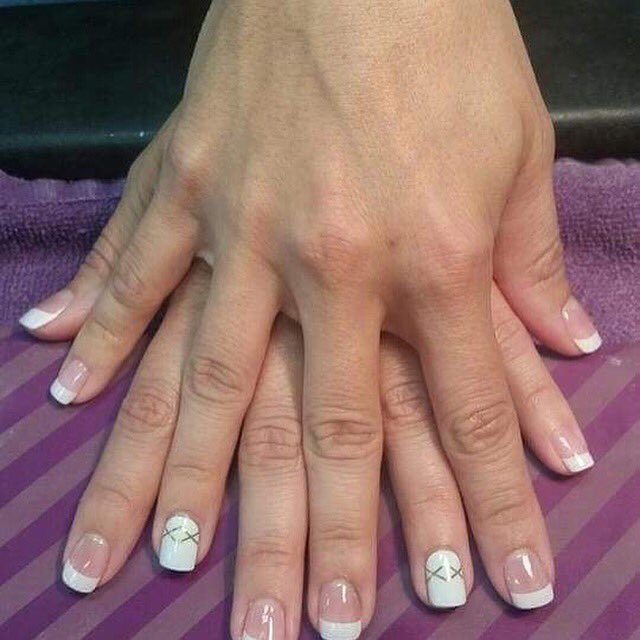 vikijordan's tweet photo. I am totally in love with these jams #jamberryuk #frenchtips #nailpersonality #prettynails #dyi #jointheteam https://t.co/8WgjLHRVCN