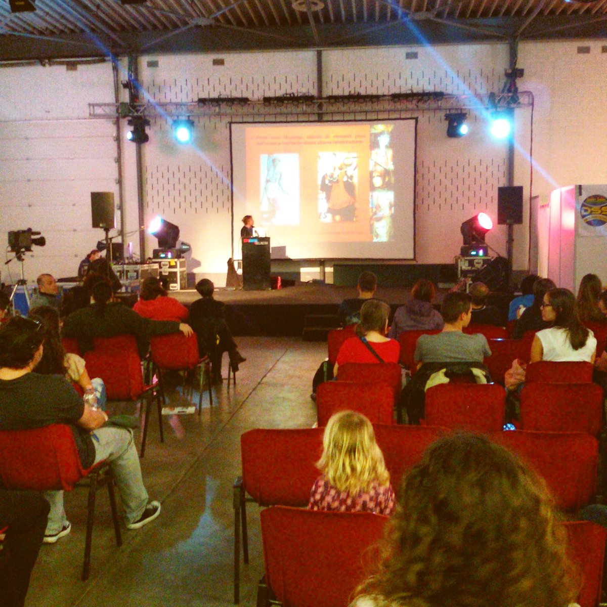 NipPopOfficial's tweet image. In diretta dal #JapanMatsuri2016 , si parla di #VisualKey ! #jrock #jmetal #jmusic #gazette #xjapan #cosplay #japan