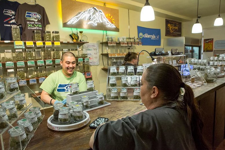 richardbranson's tweet photo. Why the rise of the legal cannabis industry is an exciting entrepreneurial story: https://t.co/FbRvj2Pc2w https://t.co/coKeX9HRz7