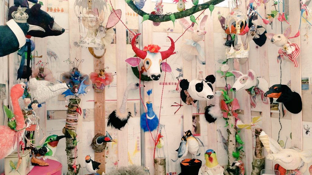 lisawatso's tweet photo. LotsOfBuzz at #BCTFHarrogate2016 #sundayfeels @bertybdesigns https://t.co/bRMVDdLuaJ