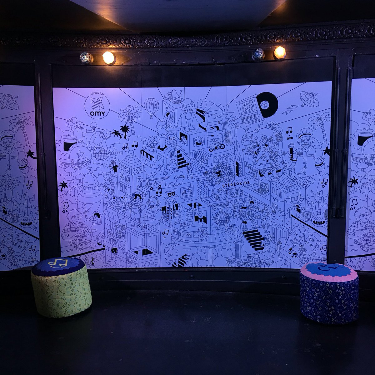 stereokids_live's tweet photo. On ouvre les portes de @LaCigaleParis dans 2h30 🎉 @OMY_STUDIO vous attend au mur de coloriage géant! #stereokids https://t.co/fzFkG3qkm0
