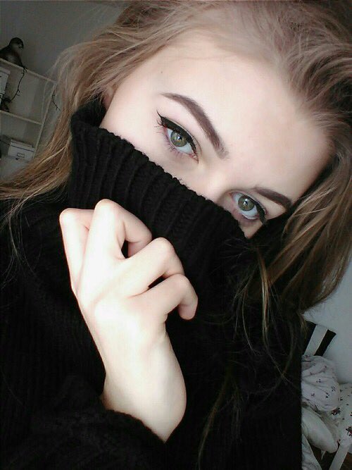 ayeyebrows tweet picture