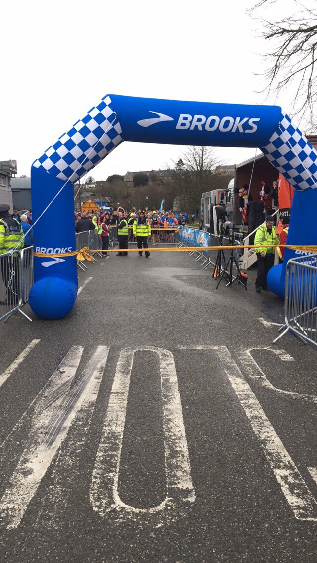 catbrooks5's tweet photo. Raring to go! @HopeandDream10 kicking off in Enniscorthy #Brooks #runhappy https://t.co/2Tesp38Zsu