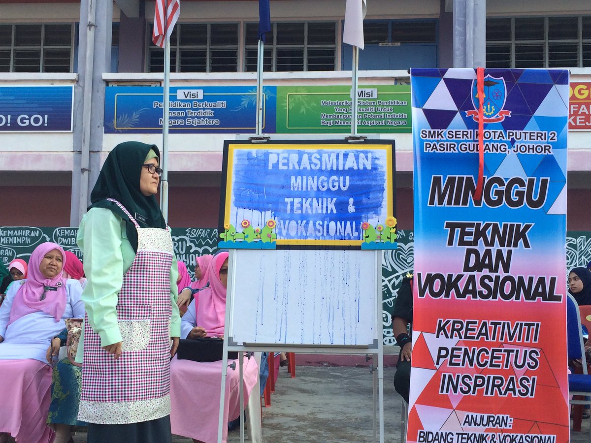 eskaypeedua's tweet photo. Perasmian Minggu Teknik &amp; Vokasional 2016.. Sertailah pelbagai aktiviti yang disediakan.. https://t.co/MPvciS7Aa9