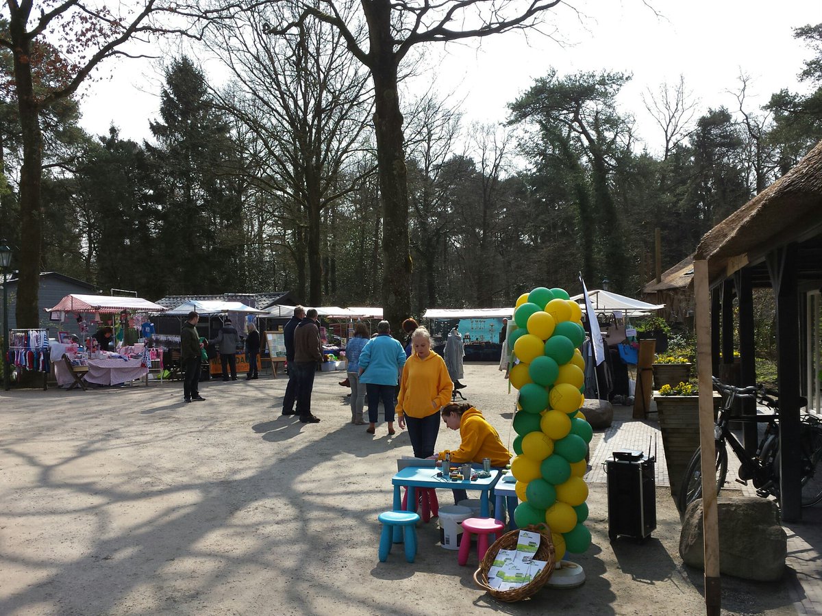 norgerberg's tweet photo. #vrijetijdsfair #norgerberg #norg volop in gang!! De #zon schijnt! volop vertier https://t.co/QqEenjcMh9