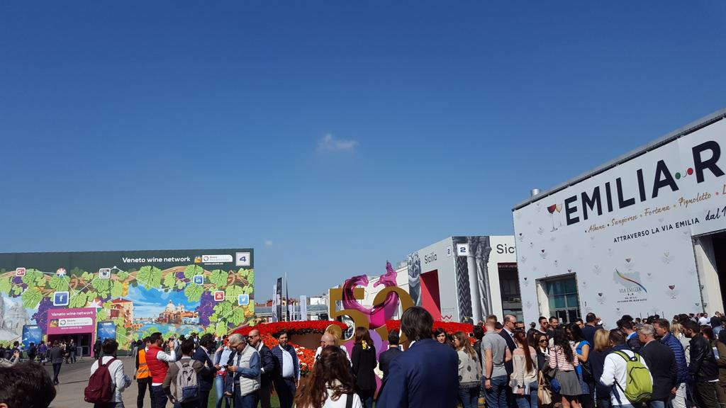 TactService's tweet photo. #vinitaly2016 tact c'è! https://t.co/HphtmBwWZq