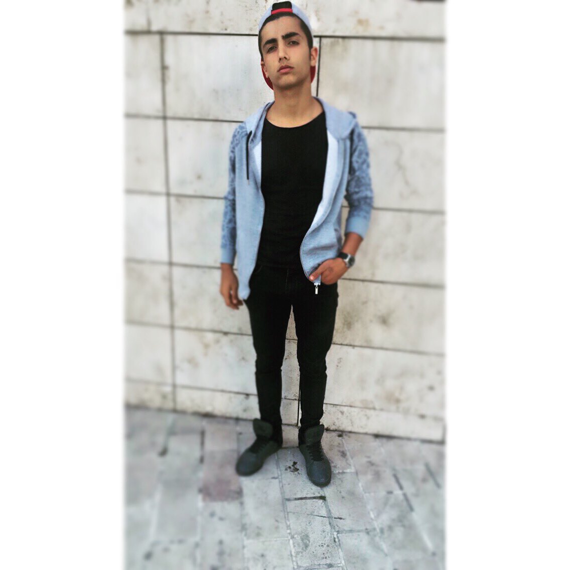 Bi baktım ben ve şarap kalmışız.