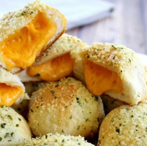 therecipeportal's tweet photo. Cheese Bombs #FoodPorn https://t.co/ERYGFpiJa1