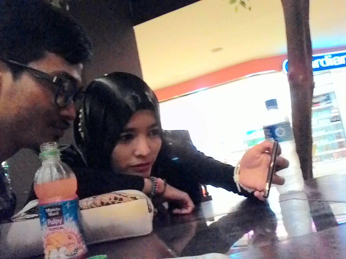 heidy_alkaff's tweet image. Kelakuan #SMASHBLAST khusyuk banged nonton video klip lagu "Ahh" nya Smash, liriknya hapal banged lagi si @IvanJapro